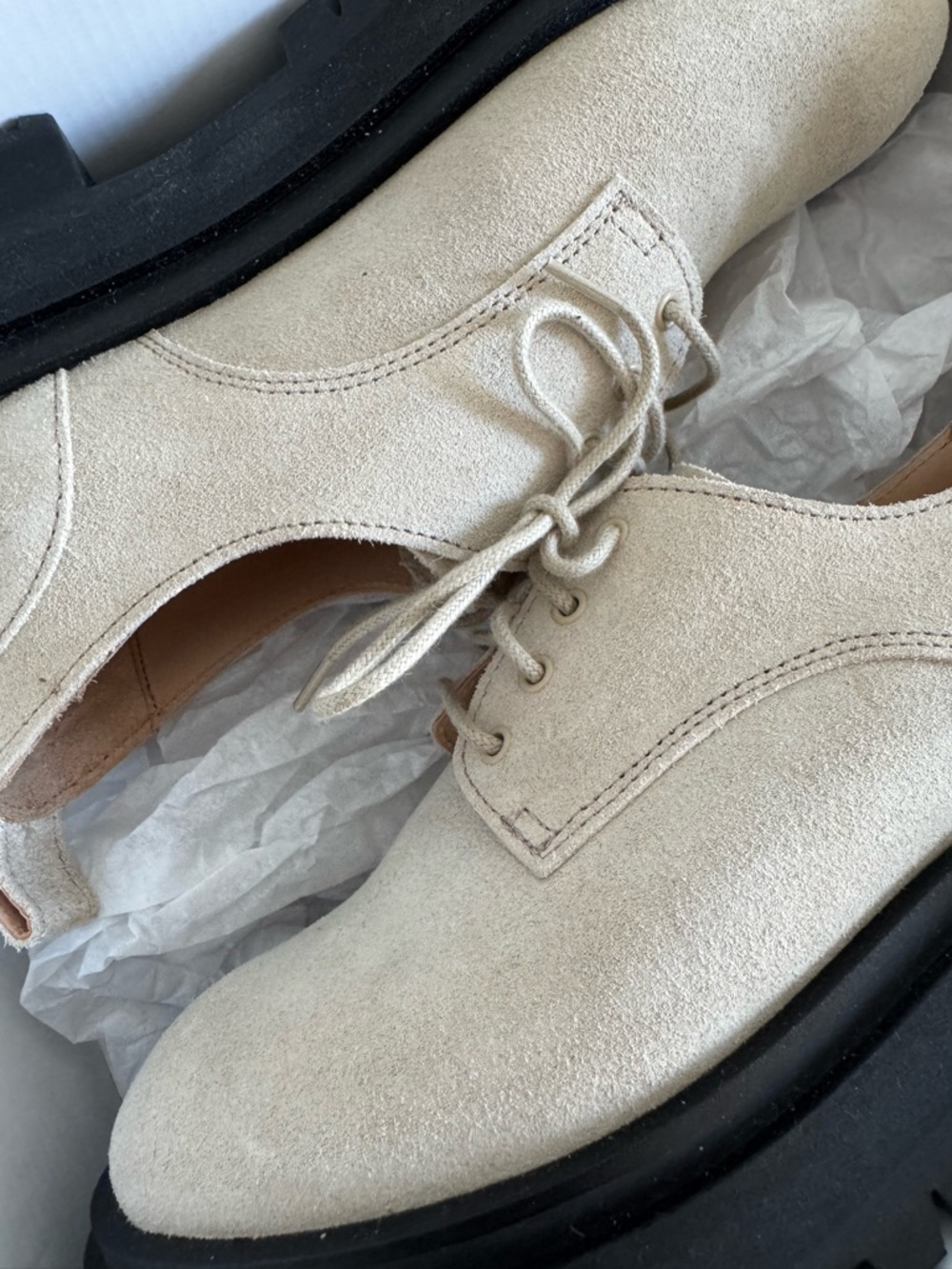 & Other Stories Beige Suede Lace-Up Women's Oxford Shoes with Chunky Black Sole - Picture 10 of 11